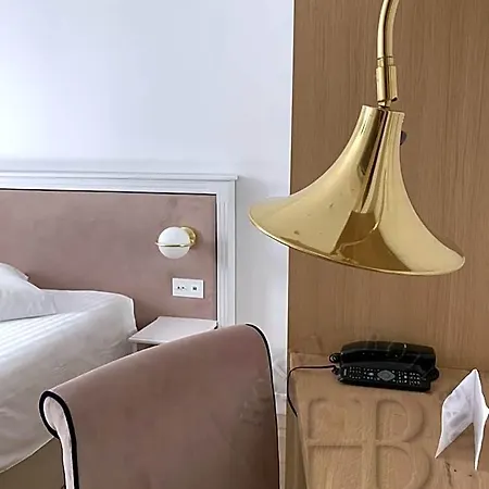 Otel Boileau Paris
