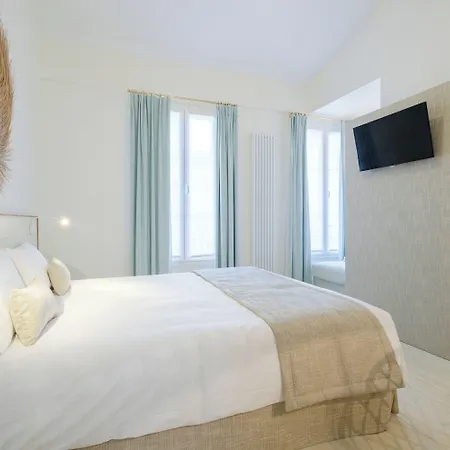 Hotel Boileau 3*