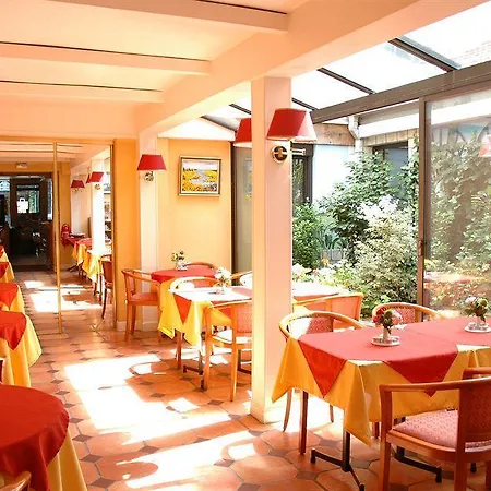 Hotel Boileau 3*