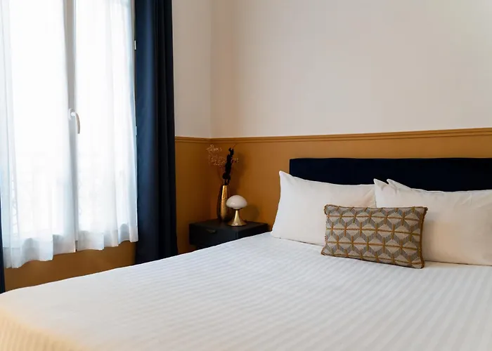 Hotel Boileau 3*